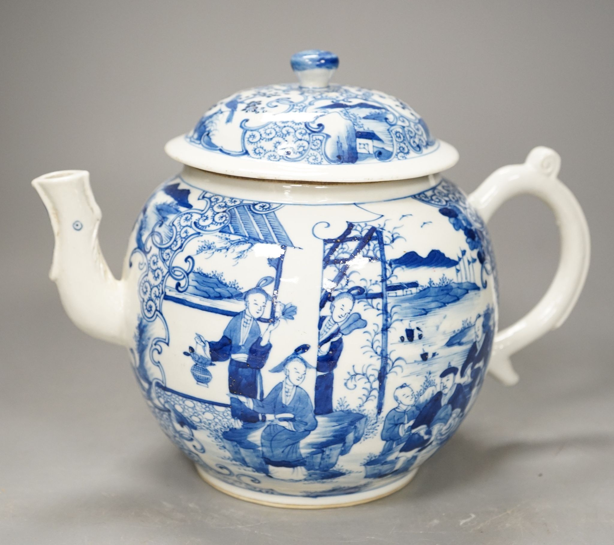 A large Chinese blue and white wine pot, 20cm